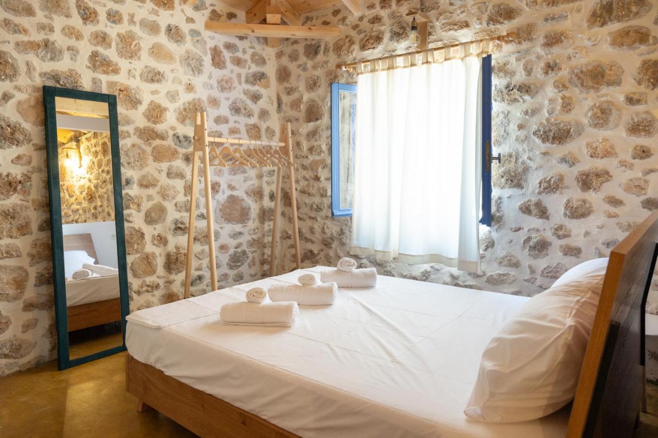 Rocksecret Edge Apartment Kalamata Bagian luar foto