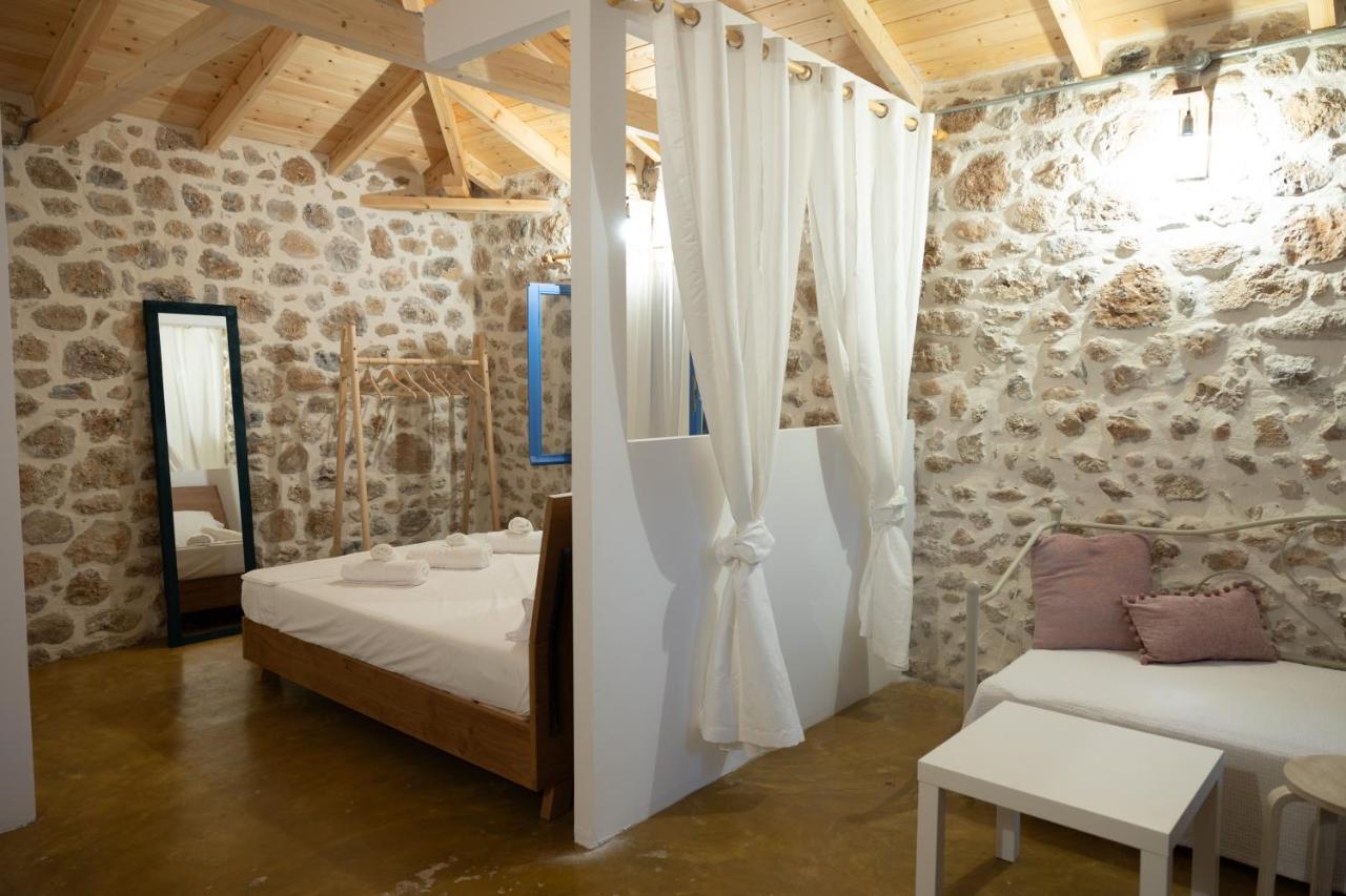Rocksecret Edge Apartment Kalamata Bagian luar foto
