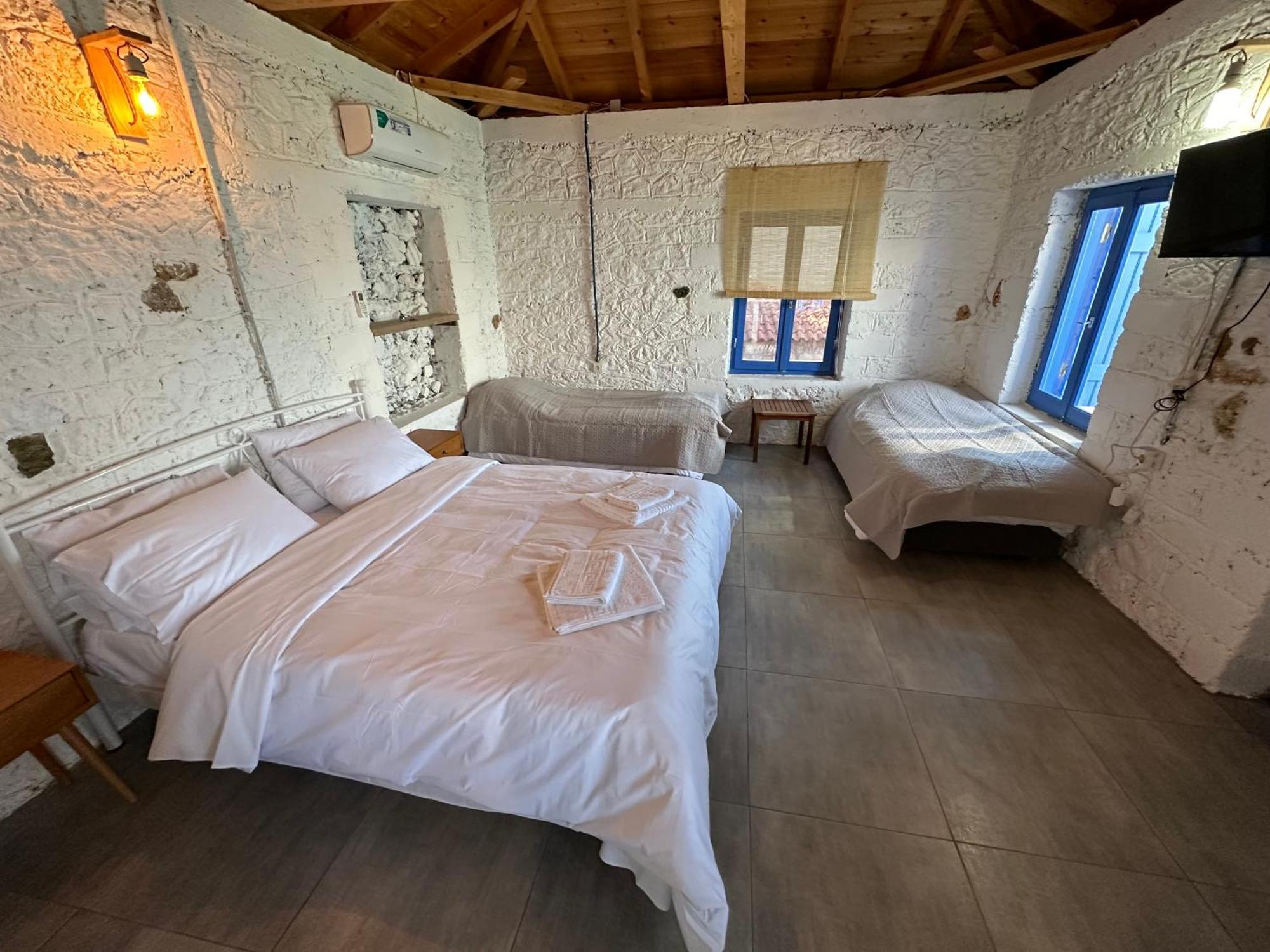 Rocksecret Edge Apartment Kalamata Bagian luar foto