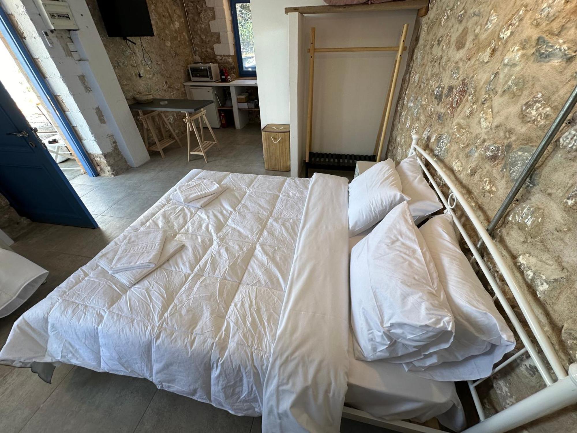 Rocksecret Edge Apartment Kalamata Bagian luar foto