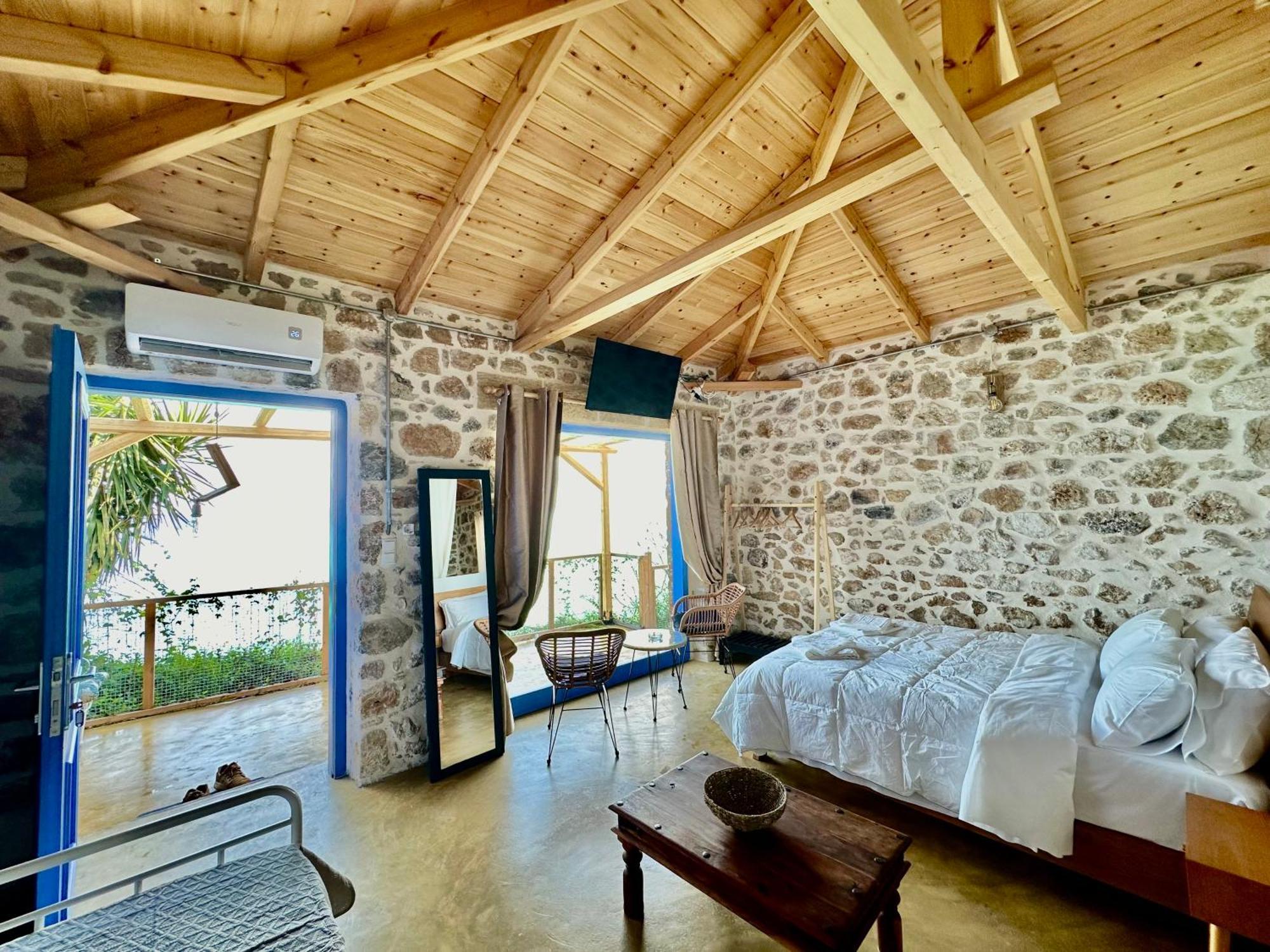 Rocksecret Edge Apartment Kalamata Bagian luar foto