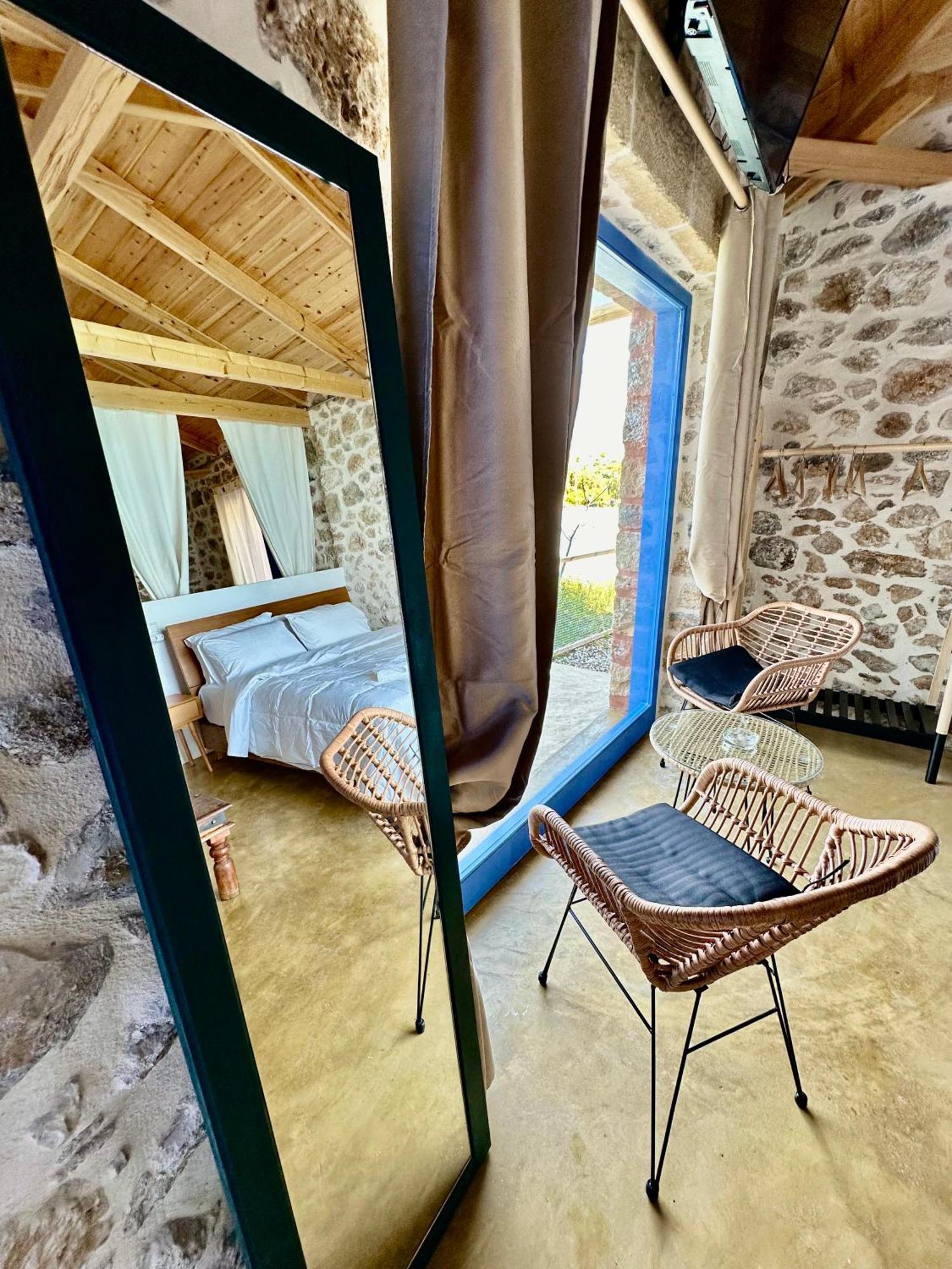 Rocksecret Edge Apartment Kalamata Bagian luar foto