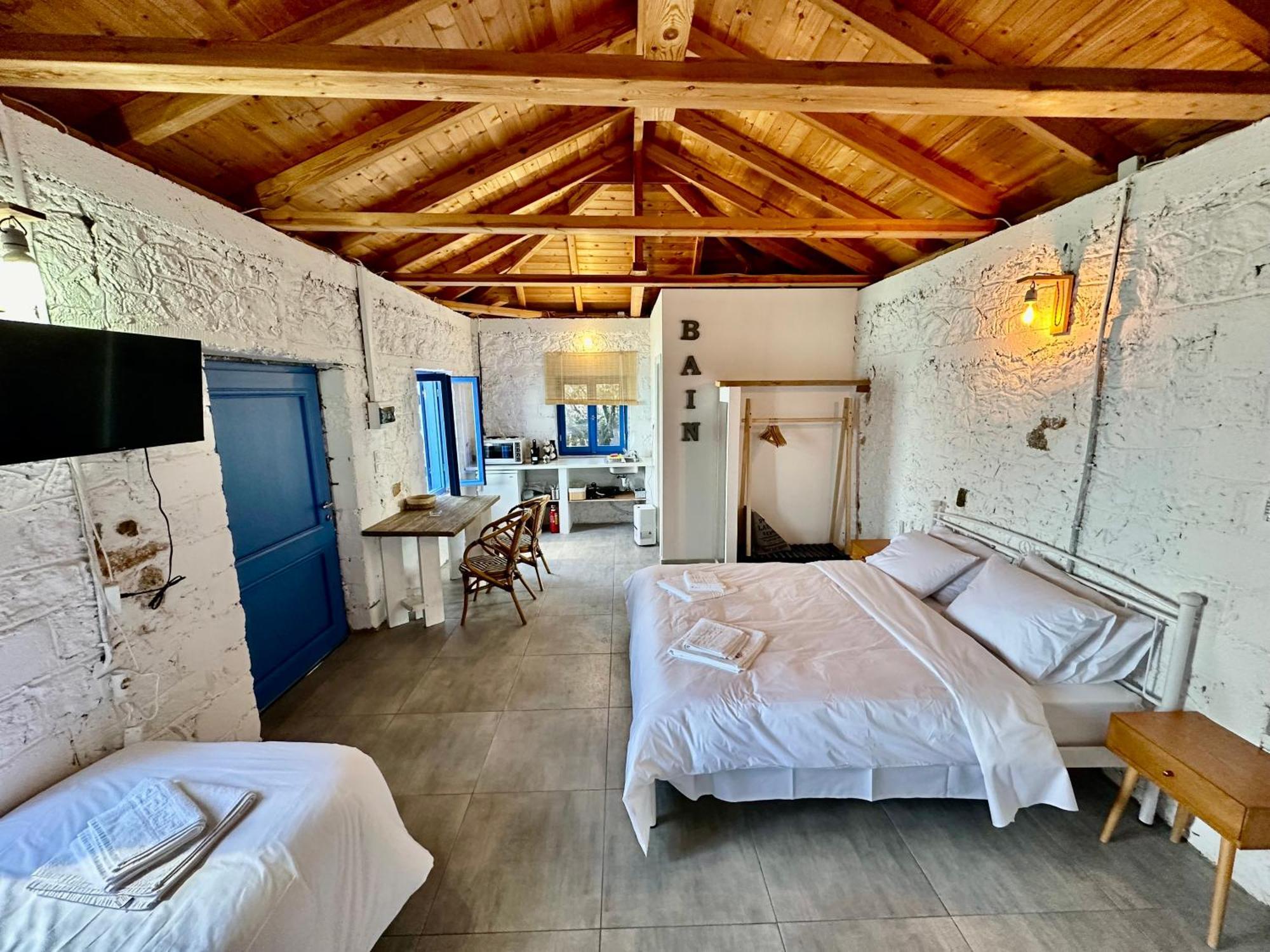 Rocksecret Edge Apartment Kalamata Bagian luar foto
