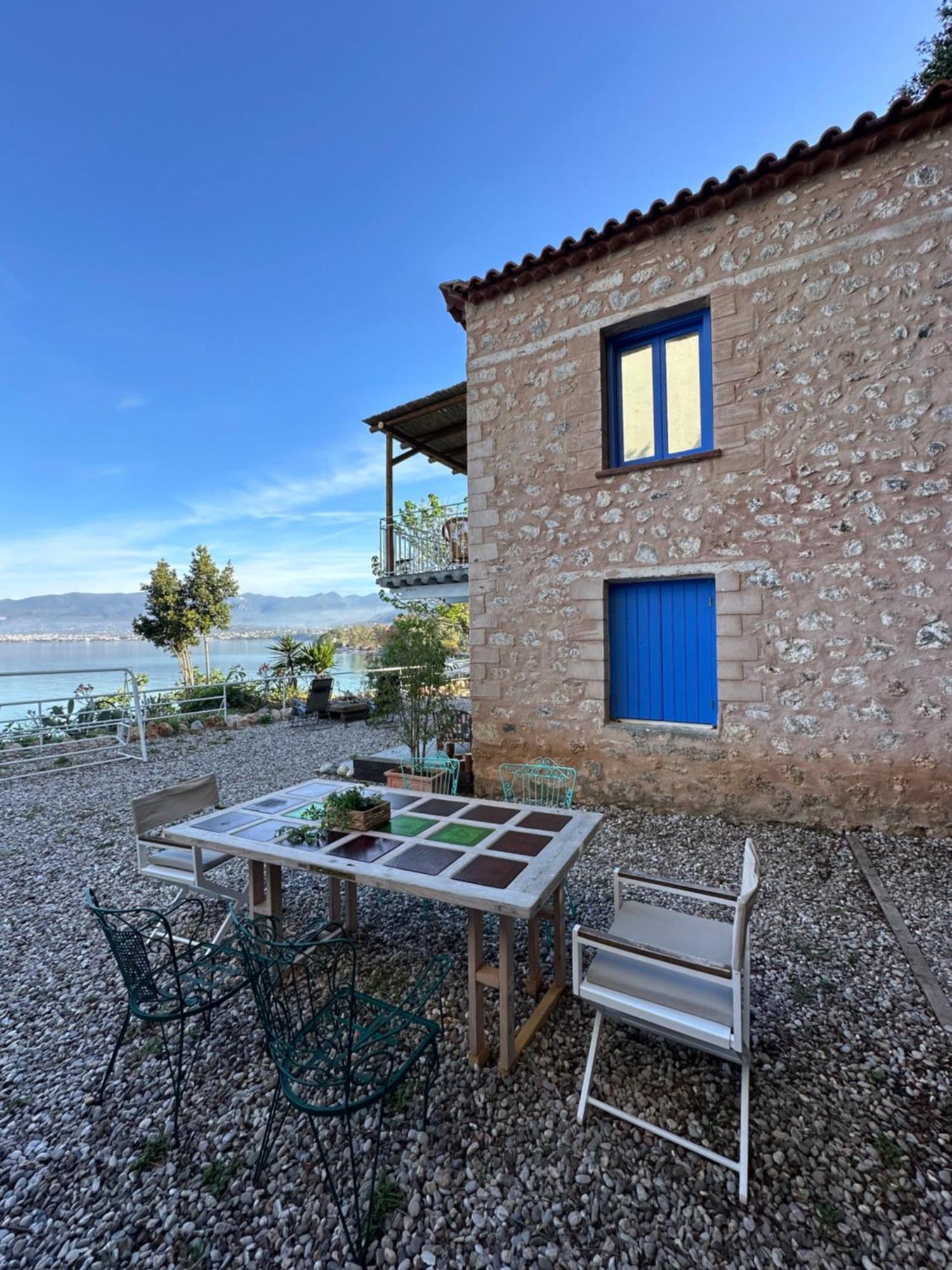 Rocksecret Edge Apartment Kalamata Bagian luar foto