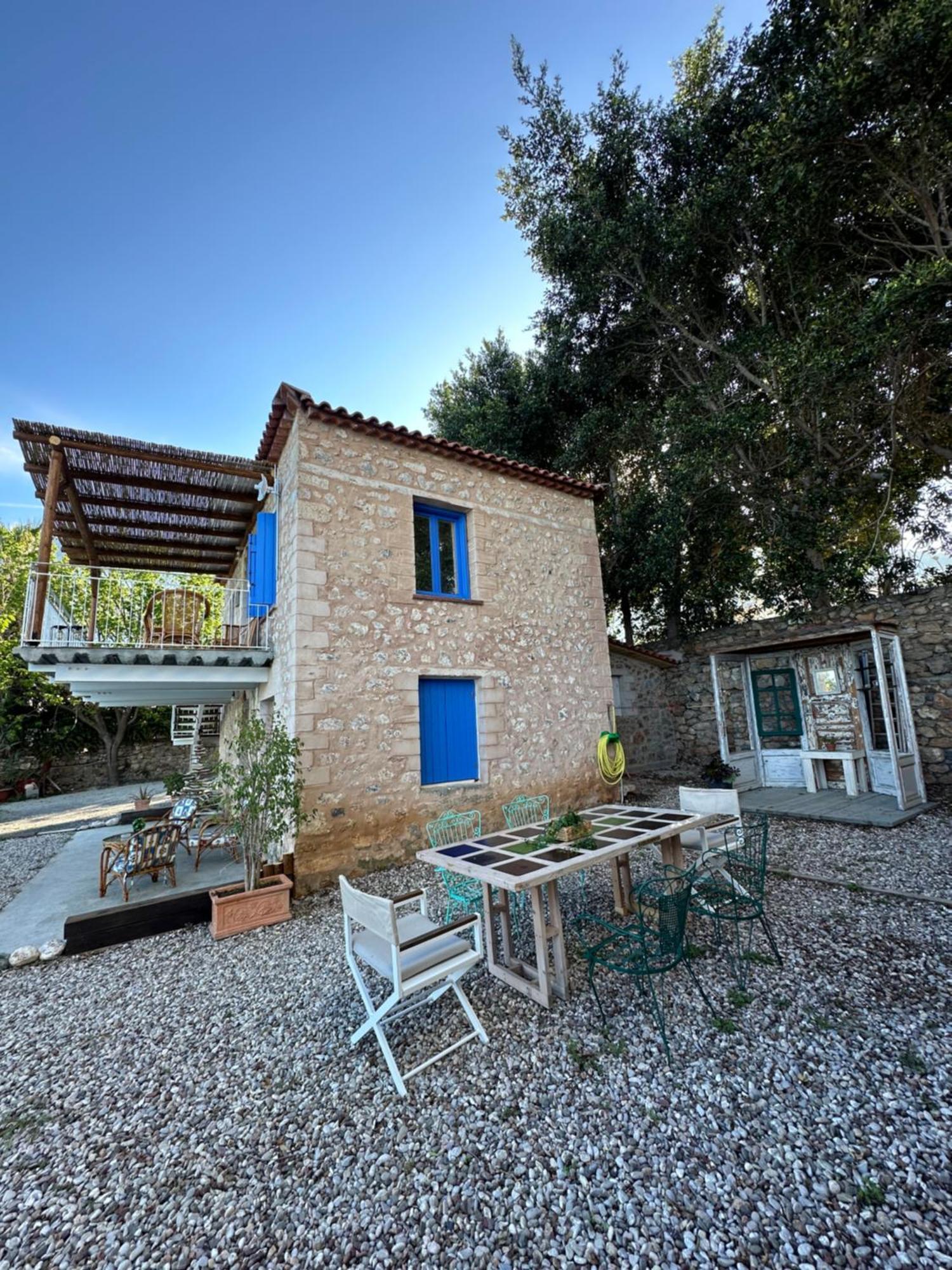 Rocksecret Edge Apartment Kalamata Bagian luar foto