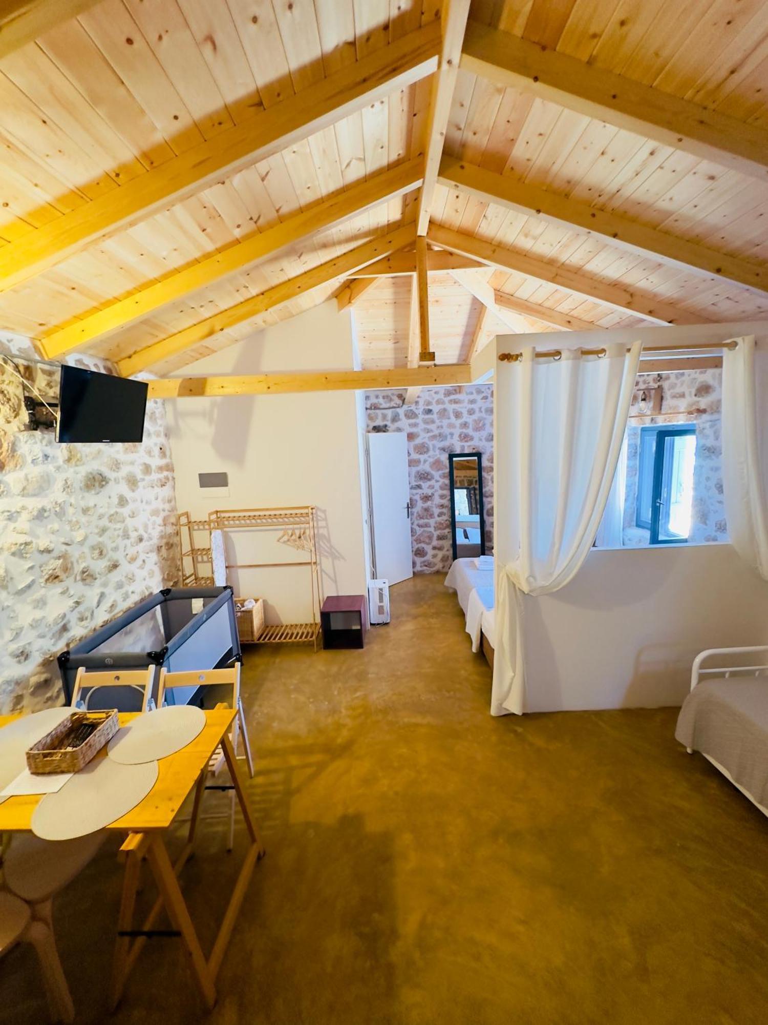 Rocksecret Edge Apartment Kalamata Bagian luar foto