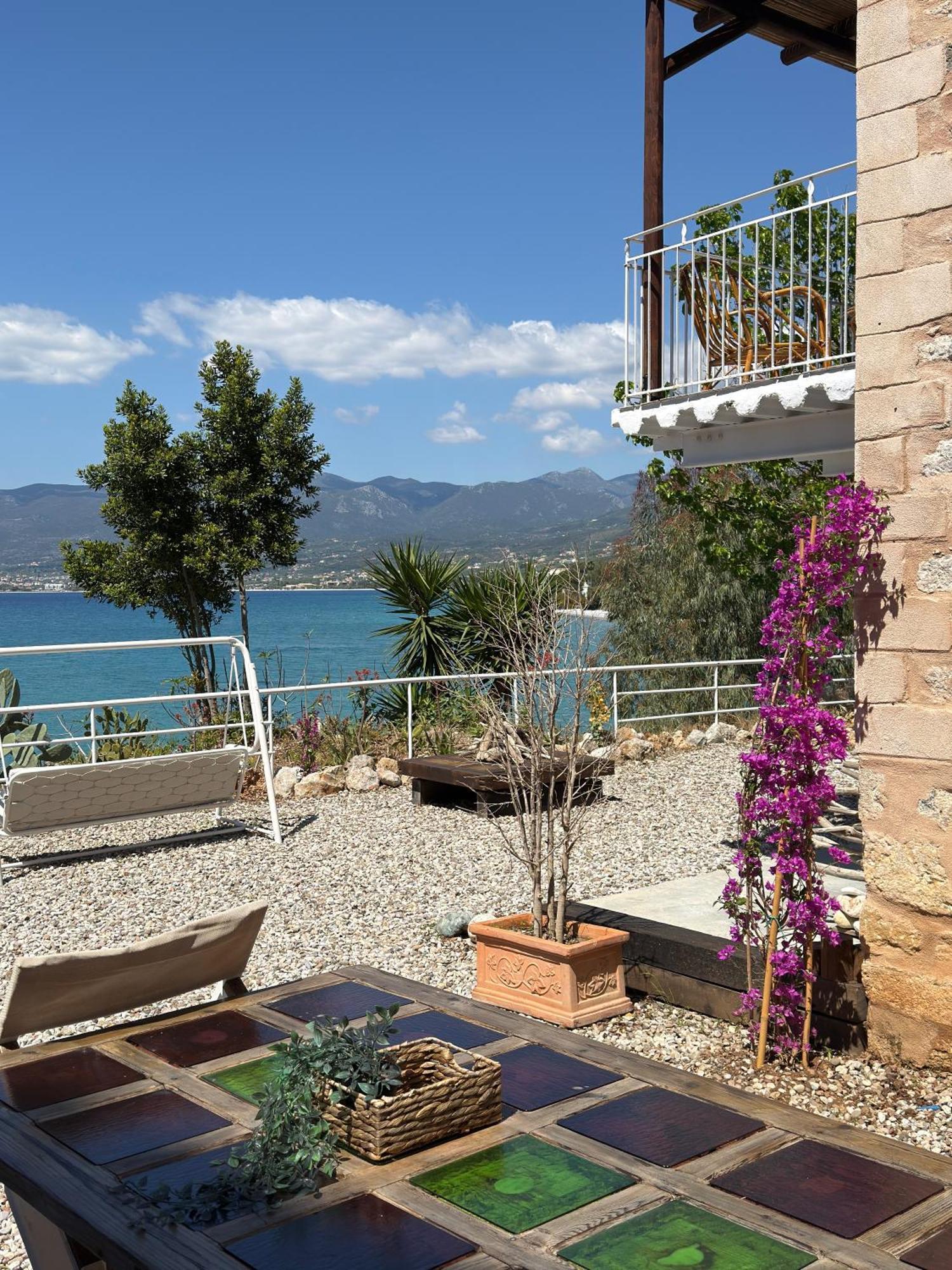 Rocksecret Edge Apartment Kalamata Bagian luar foto