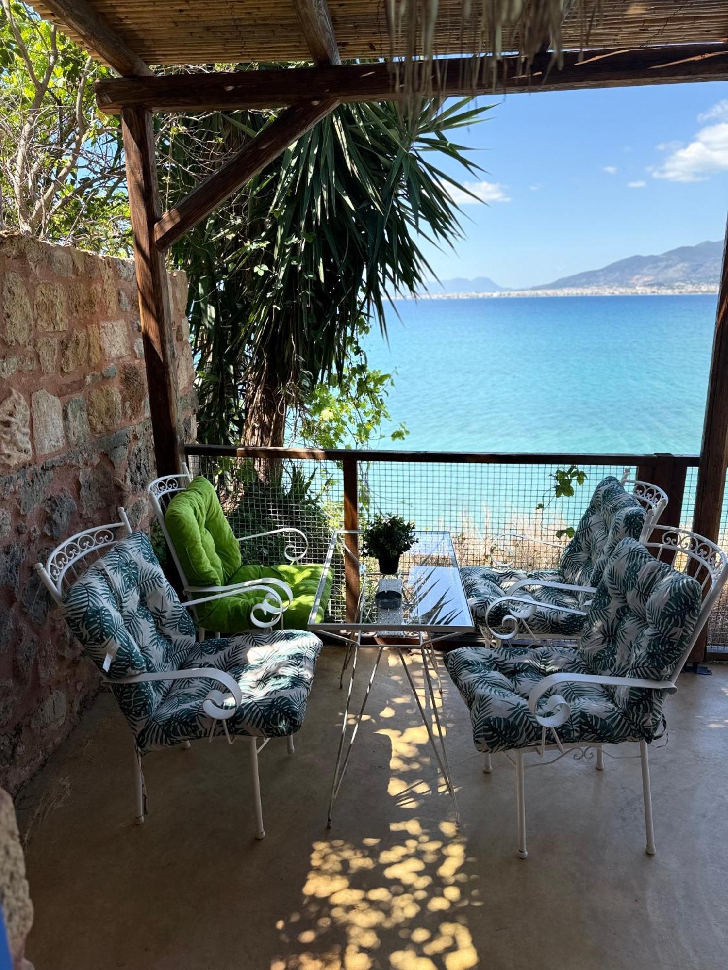 Rocksecret Edge Apartment Kalamata Bagian luar foto