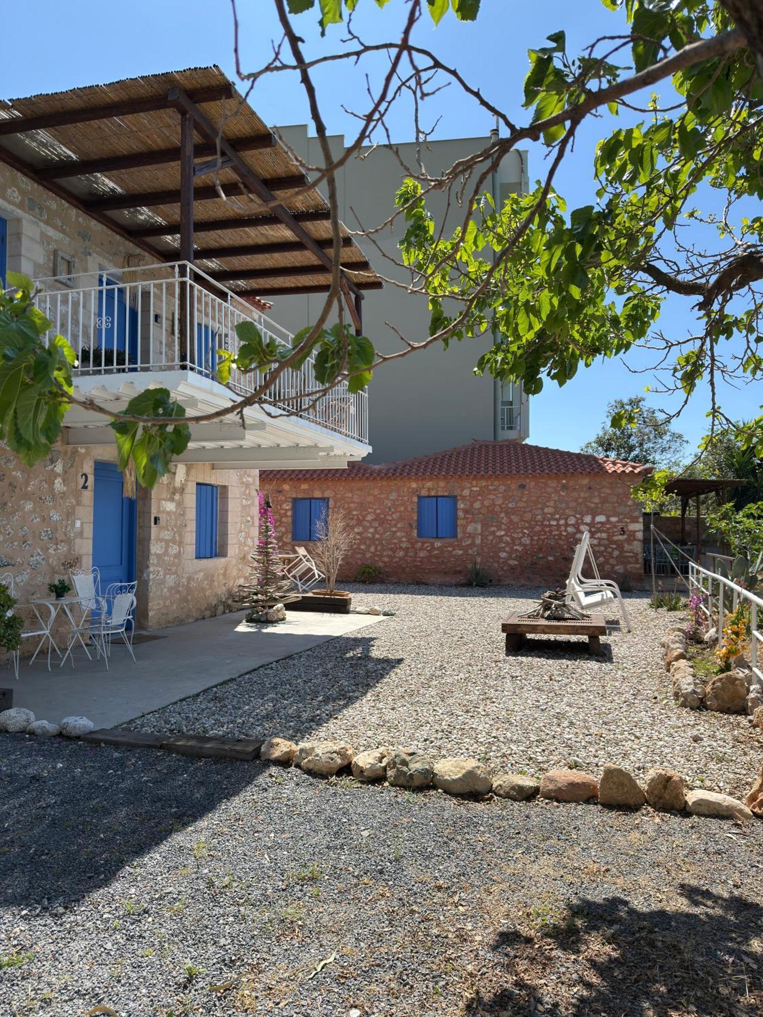 Rocksecret Edge Apartment Kalamata Bagian luar foto