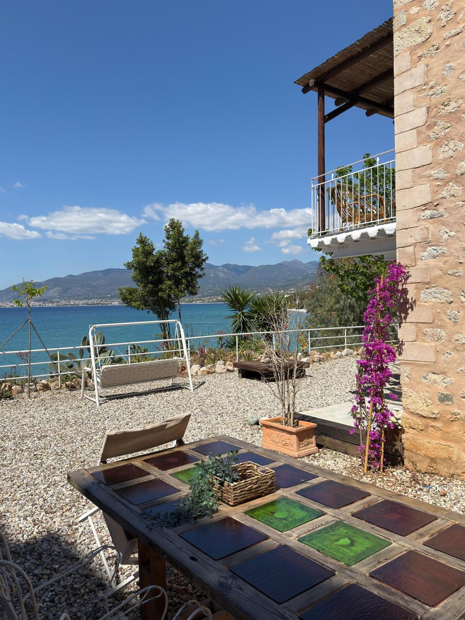 Rocksecret Edge Apartment Kalamata Bagian luar foto