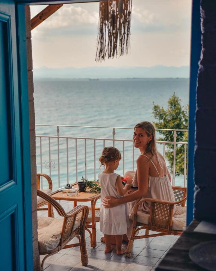 Rocksecret Edge Apartment Kalamata Bagian luar foto